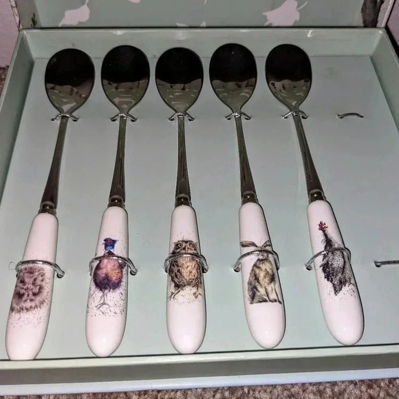 Royal Worcester Wrendale Designs Tea Spoons Set of 5 Animal Handle Spoons - Picture 3 of 4